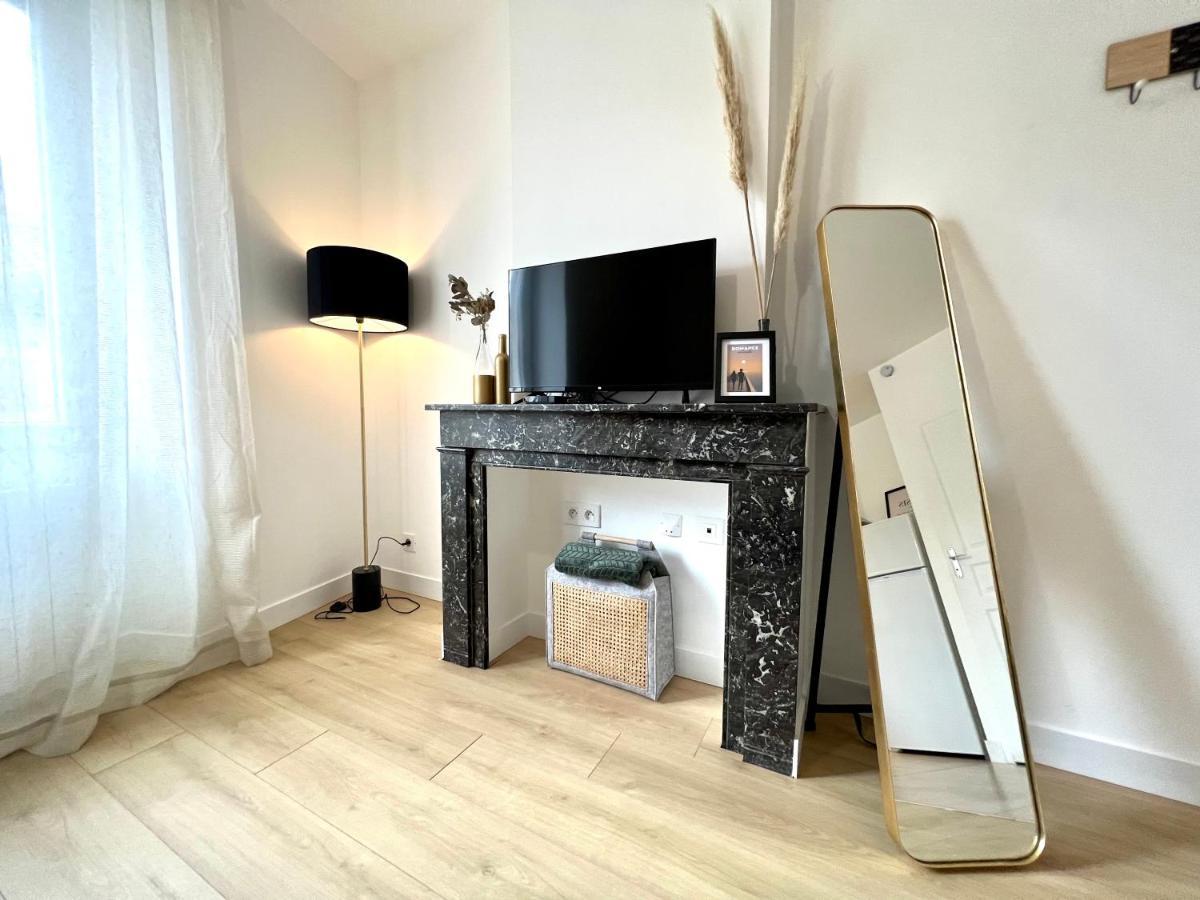 Suite ~ Romance Estivale ~ A 15 Min De Lyon Miribel (Ain) Exterior photo